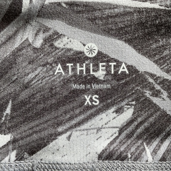 XS Athleta palm Chaturanga cropped leggings EUC - Picture 8 of 9